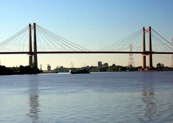 Dos hermanos se arrojaron al río Paraná desde el puente Zárate Brazo-Largo: están desaparecidos