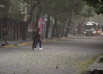 El tiempo en Mendoza: domingo con alerta por viento Zonda