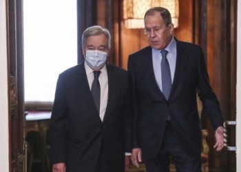 En su visita a Moscú, el jefe ONU le pide a Rusia un alto el fuego en Ucrania