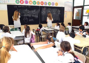 El Ministro de Educación de la Nación, Jaime Perczyk, presenta hoy la iniciativa de agregar una hora más de clases