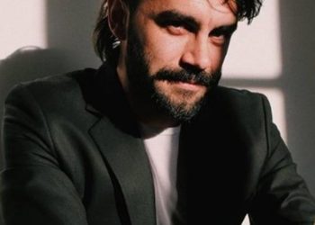 Gonzalo Heredia reveló la propuesta más extraña de un fan que recibió en su carrera: «Me quería a mí, en el living de su casa, leyendo poesía, desnudo»