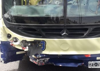 Otro choque en la ciudad de San Rafael: Esta vez entre un colectivo y un auto