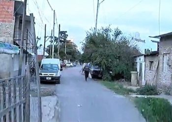 Jubilada pidió a dos sujetos que no se tiroteen y la balearon a ella y a su nieta