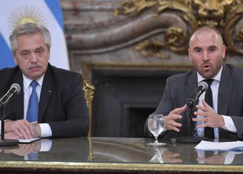 El Gobierno anunció un bono de $12.000 para jubilados y dos de $9000 para trabajadores informales y monotributistas: todos los detalles