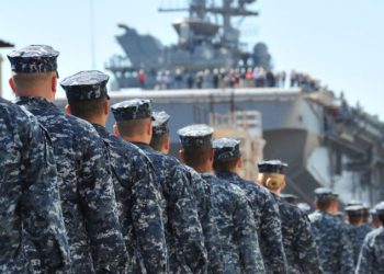 La Marina de Estados Unidos probó exitosamente un rayo invisible para defenderse de misiles