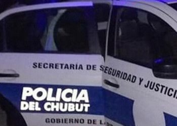 Pareja de policías se peleó y ella lo apuñaló: quedó imputada por tentativa de homicidio