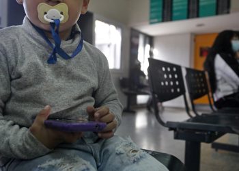 Polémica por la suspensión de la entrega de leche: «Con $800 no se puede comprar nada»