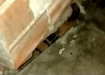 Tras discutir con su pareja, le disparó con una escopeta a ella y a su hijo de 6 años