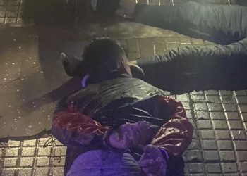 Motochorro mató a su cómplice para quedarse con un celular robado