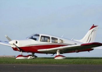 Desapareció un avión con tres tripulantes que viajaba a Chubut