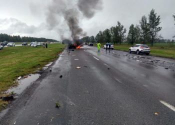 Terrible choque múltiple en Ruta 9: un auto se incendió y hay tres muertos