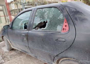 Una mujer destrozó la casa y el auto a su expareja porque no le daba dinero: fue detenida