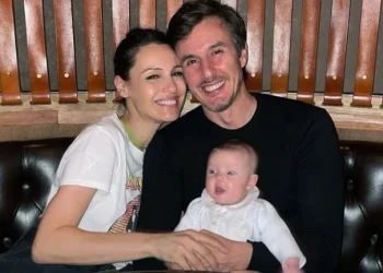 Acusaron a Roberto García Moritán de colarse en los Martín Fierro y Pampita lo defendió: “No ensucien a mi marido”