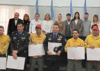 Bomberos locales fueron distinguidos por su lucha contra los incendios en Corrientes