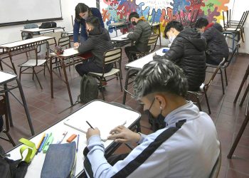 Los alumnos del nivel secundario no podrán adeudar más de dos materias para pasar de ciclo lectivo