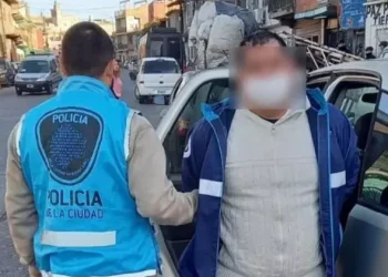 Detuvieron a una pareja acusada de abusar de una beba de 10 meses 
