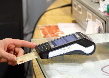 La recomendación de un exministro de Seguridad para evitar estafas con tarjetas de crédito