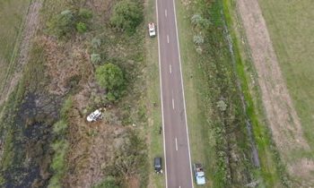 Terrible accidente: viajaban por la ruta, mordieron la banquina, se despistaron, dieron varios vuelcos y fallecieron en el acto