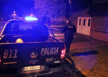 Otro triple crimen en Rosario: mataron a balazos a una joven pareja y a su hija de 6 años