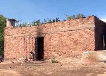 Por una falsa denuncia de abuso, vecinos le quemaron la casa y lo mataron: “Hoy se pincha al violín”
