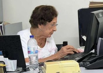 Se jactó de que su tía trabaja a los 94 años, recibió críticas y se desquitó contra los argentinos