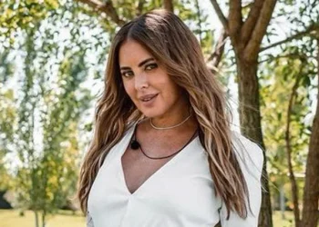 Silvina Luna vende sus fotos hot a 15 dólares pero llamó la atención por un insólito error