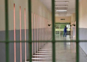 Tras comprobar que incumplió más de 100 veces el arresto domiciliario, le dieron libertad condicional