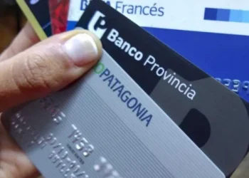 ¿Conviene o no pagar el total del resumen de la tarjeta de crédito?