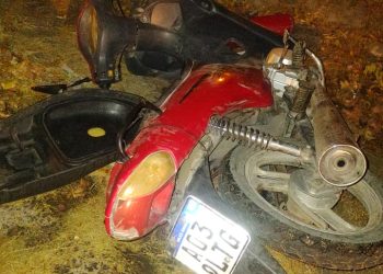 Abandonaron una moto en la vía pública