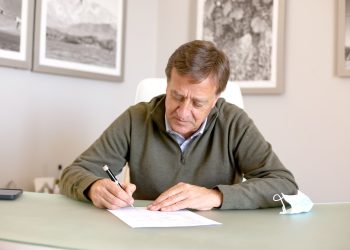Rodolfo Suarez convocó a una Mesa de Diálogo por el conflicto con los anestesistas