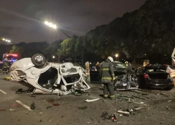 Choque y tragedia: murieron un joven de 24 años y una adolescente de 15 en un siniestro vial que se produjo en plena Ciudad de Buenos Aires