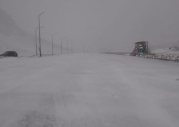 El Paso Cristo Redentor sigue cerrado y amaneció cubierto de nieve