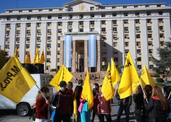Comenzó una semana cargada de protestas gremiales por aumentos salariales