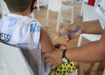 Coronavirus: unos 500 niños por día reciben la vacuna de refuerzo en Mendoza
