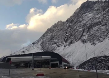 El Paso Internacional Cristo Redentor permanece cerrado por nevadas