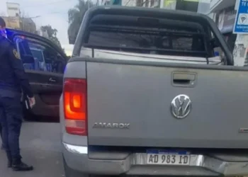El arma que tenía el ladrón al que un comerciante le disparó en la cabeza por robar una camioneta era de juguete
