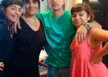 El desgarrador calvario de la mamá de El Noba: la premonitoria advertencia que desoyó su hijo, la vigilia en un mortohome, el amor incondicional