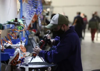 En Argentina, el saber ocupa cada vez menos lugar: en sólo un año más de 160.000 profesionales perdieron su empleo