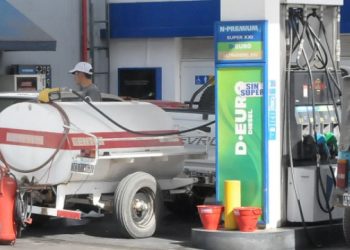 En el agro denuncian la venta de un «gasoil blue» por la faltante del combustible