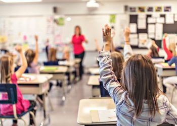 En una clase de educación sexual, una adolescente contó que su abuelo había abusado de ella