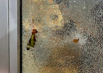 Fue a un restaurante, pidió un sándwich y, como tenía «demasiada mayonesa», mató a tiros a una empleada