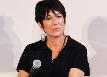 Ghislaine Maxwell fue sentenciada a 20 años de prisión por delitos sexuales en EEUU