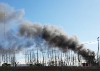 Importante incendio sobre la zona de Sarmiento y 20 de Junio