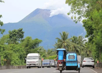 Entró en eupción el volcán filipino Bulusan: expulsa una columna de ceniza de un kilómetro de altura