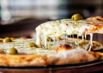 “Me tenían harto”: un joven intentó matar a su familia poniéndole veneno para ratas a la pizza