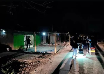 Rosario violenta: sicarios mataron con 30 disparos a una mujer, su hija y a un perro
