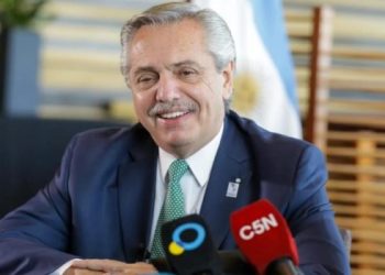 «Se va a ir ordenando paulatinamente», dijo Alberto Fernández tras la suba del riesgo país y la baja de los bonos