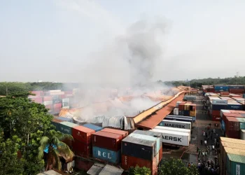 Tragedia en Bangladesh: al menos 49 muertos y más de 300 heridos tras una gigantesca explosión en un depósito de contenedores