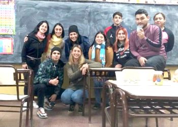 Alumnos de tres CENS venderán arroz con pollo  para pagar un viaje que harán en octubre