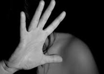 Un grupo de hombres violó a una mamá y su hija de 6 años en India